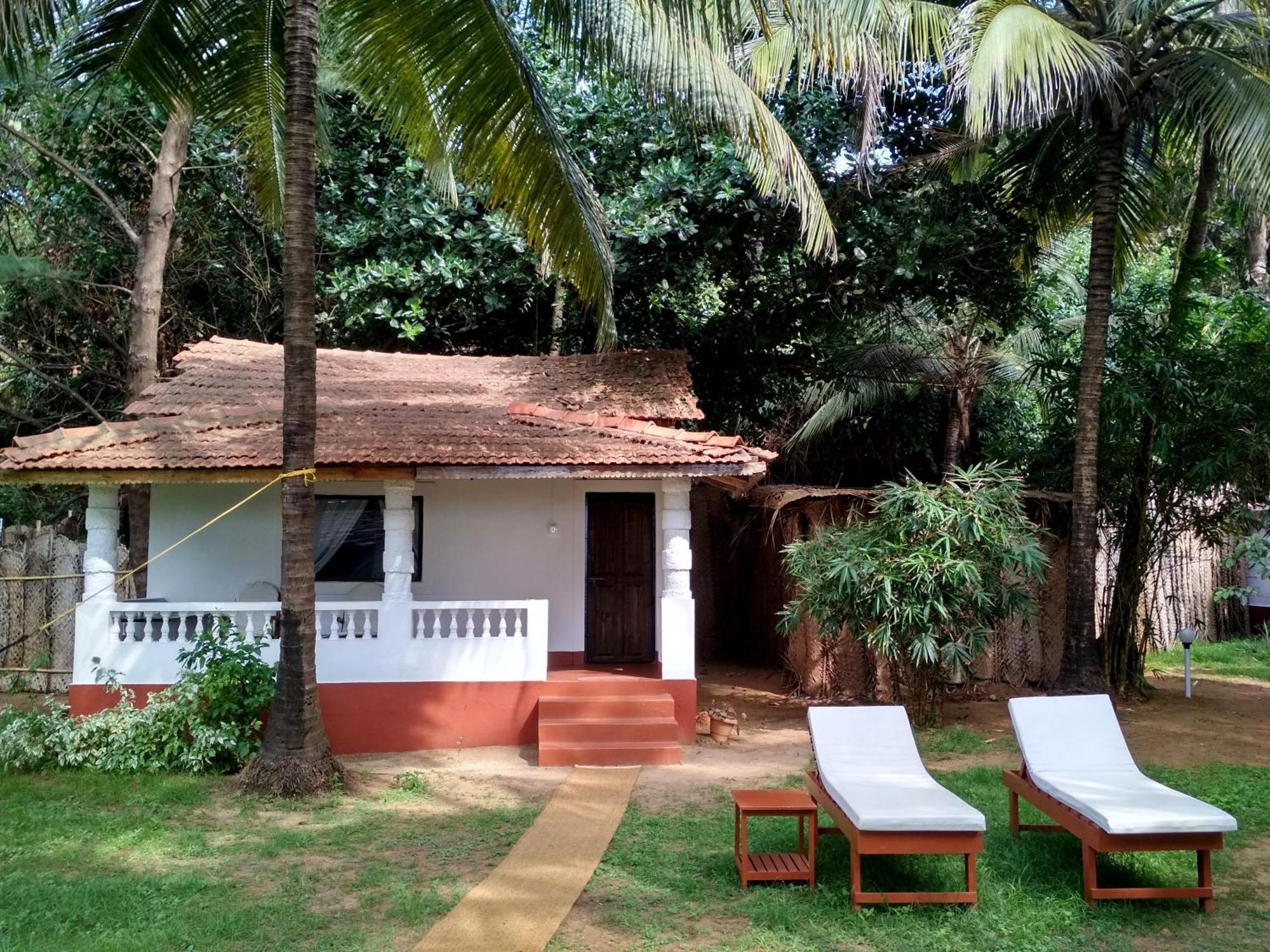 Mamagoa Beach Resort Mandrem Exterior photo